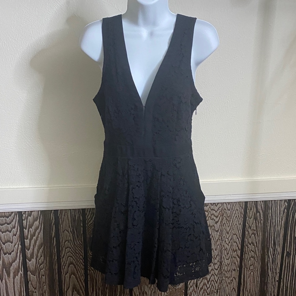 Chic Black Floral Lace Mini Dress